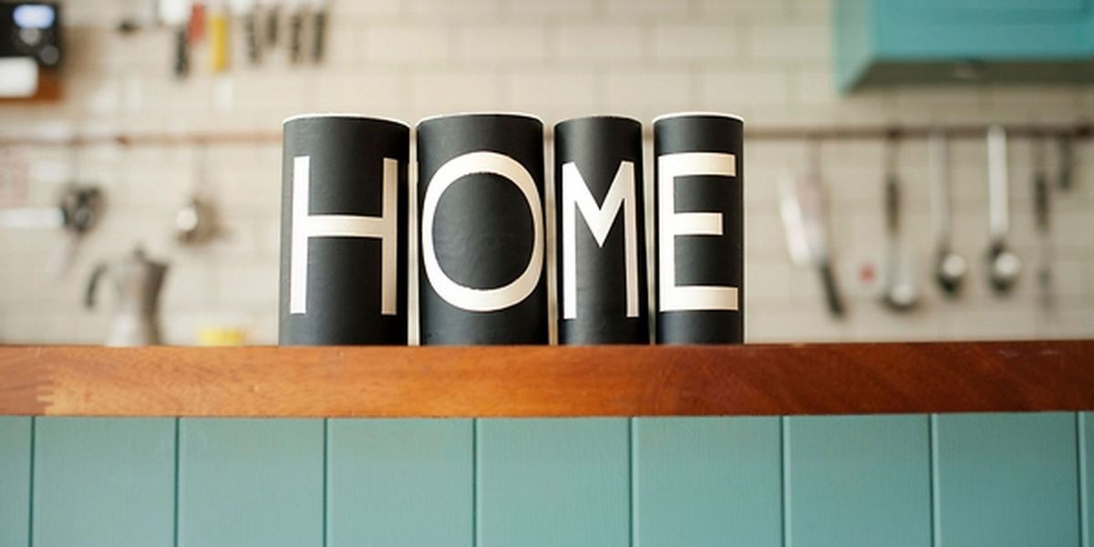 How to Jazz Up Your Home's Interior Using Magnetic Sign Holders